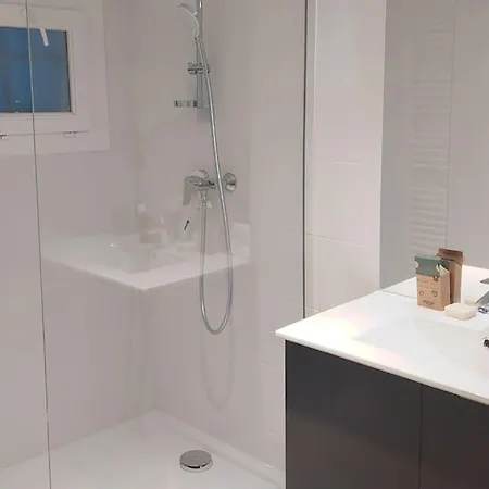 Maison Au Calme Climatisee Avec Veranda